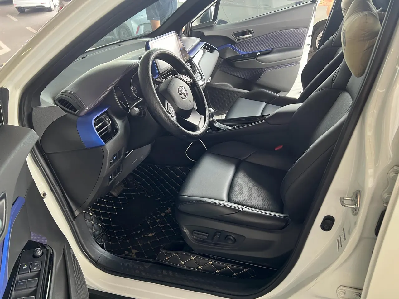 Toyota 2020 C- HR 2.0 stepless leading version of automatic gear 5
