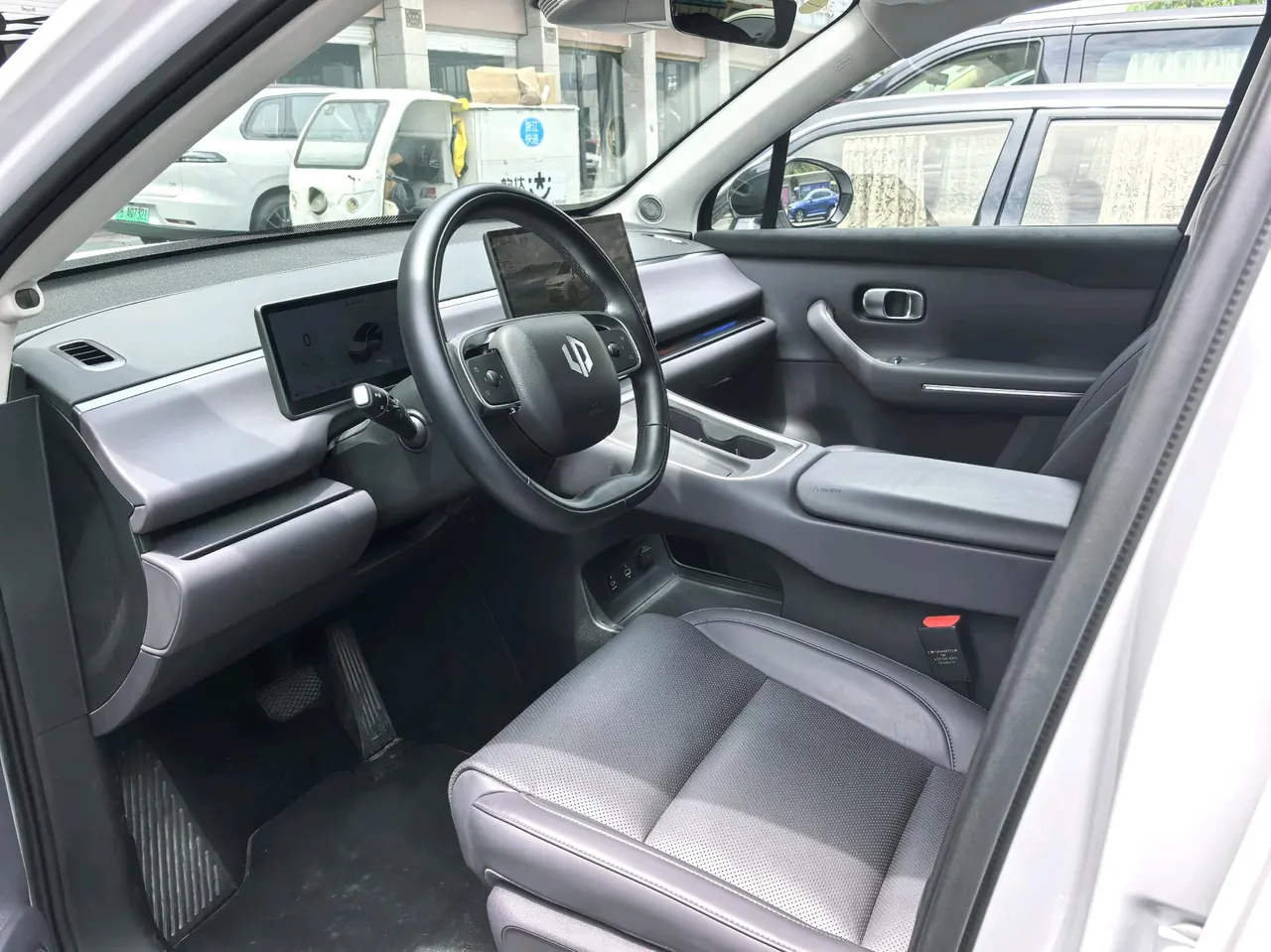 Leapmotor 2026 C 16 280 Laser Radar Zhizun Edition 6-seat Automatic Gear 12