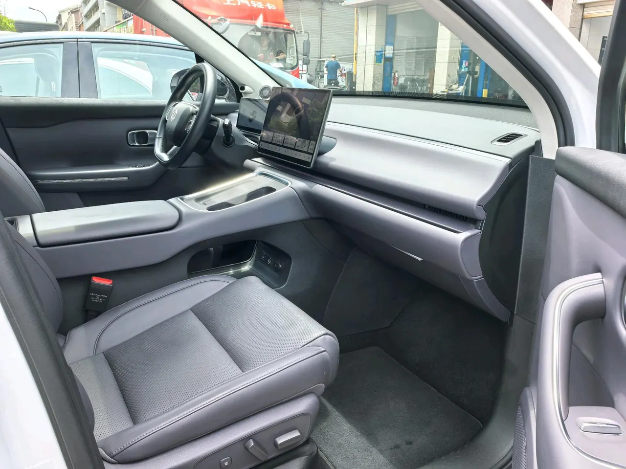 Leapmotor 2026 C 16 280 Laser Radar Zhizun Edition 6-seat Automatic Gear 8