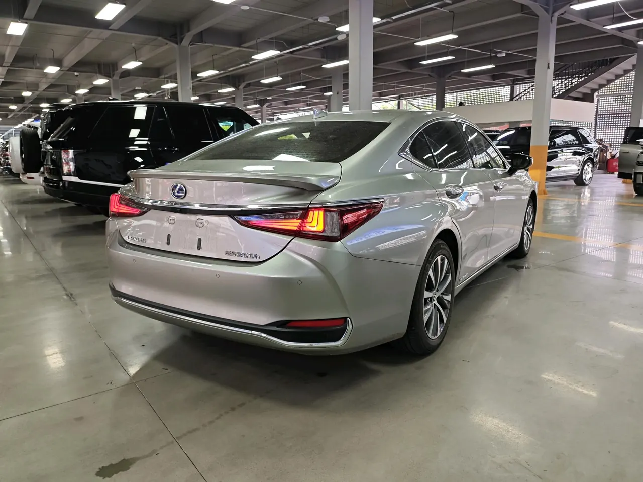 Lexus ES (Imported) 2020 ES300h 2.5 Stepless Excellence Edition Automatic Gear 9