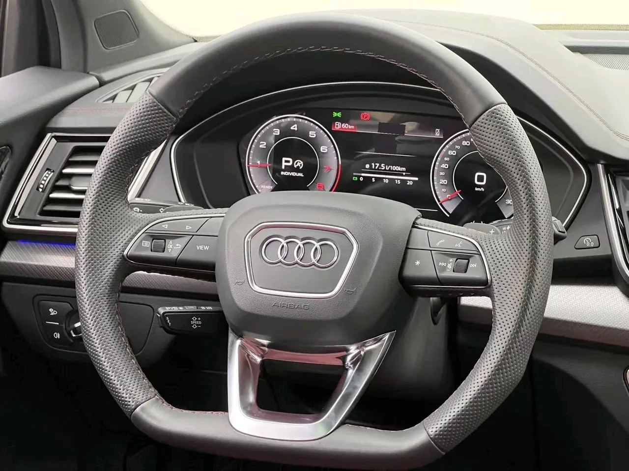 Audi 2025 Q5L 2.0TFSI 40TFSI luxury dynamic automatic 10