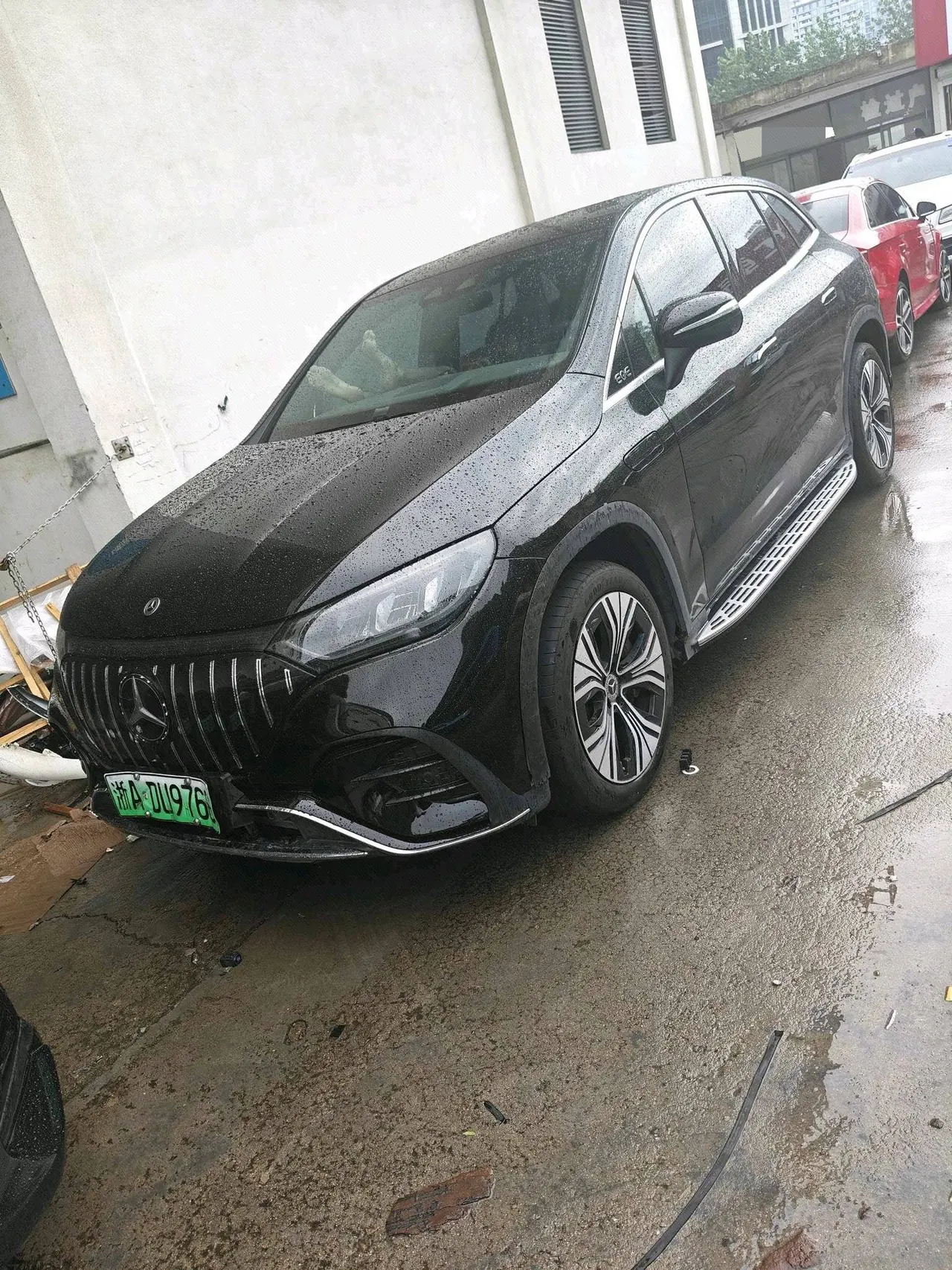 打开图片灯箱:Mercedes Benz 2024 EQE SUV 500 4MATIC EQE SUV 500 4MATIC Deluxe Edition Automatic