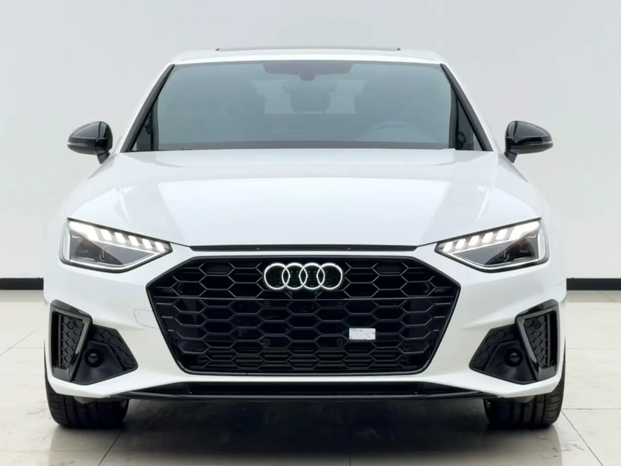 Audi 2024 A4L 2.0TFSI 40TFSI Deluxe Dynamic Automatic 2
