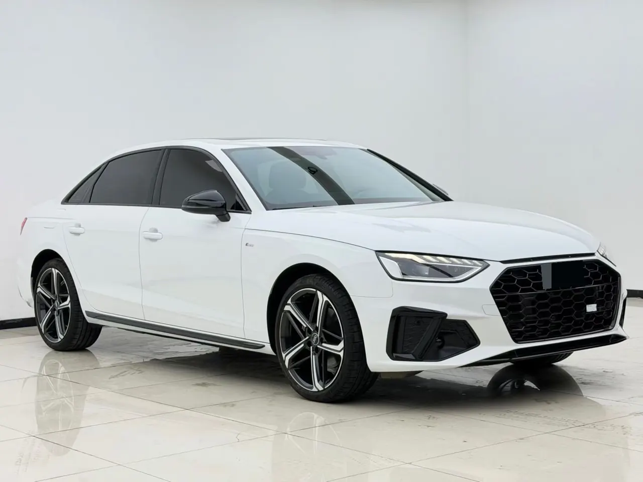 Audi 2024 A4L 2.0TFSI 40TFSI Deluxe Dynamic Automatic 3