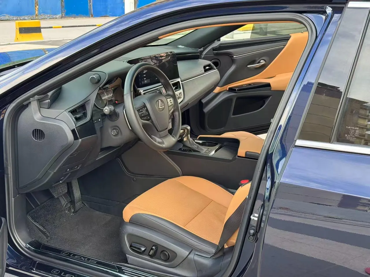 Lexus ES (Imported) 2022 ES200 2.0 Stepless Premium Edition Automatic Gear 7