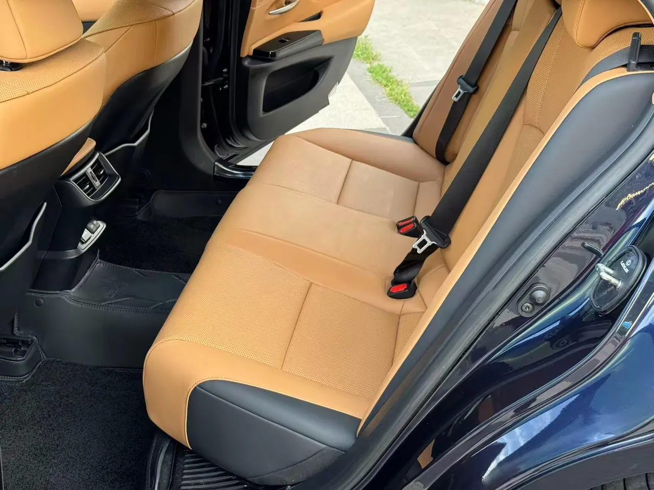 Lexus ES (Imported) 2022 ES200 2.0 Stepless Premium Edition Automatic Gear 8