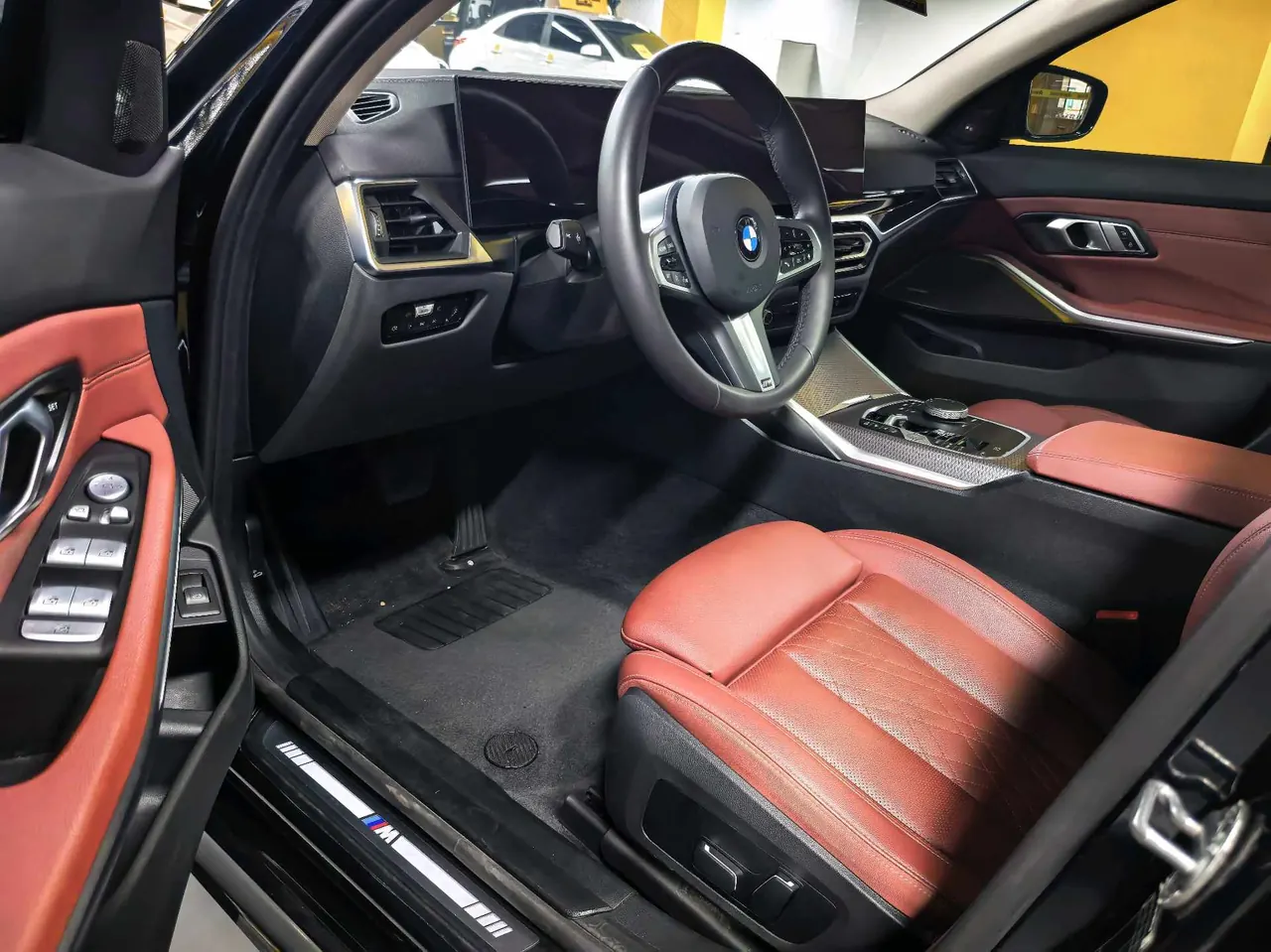 BMW 3 Series 2024 325Li 2.0T M Sports Obsidian Night Suit Automatic Gear 5