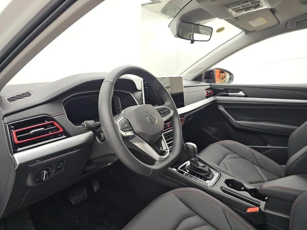 Volkswagen 2024 Lavida 1.5TSI 300TSI Star Leading Edition Automatic Gear 4