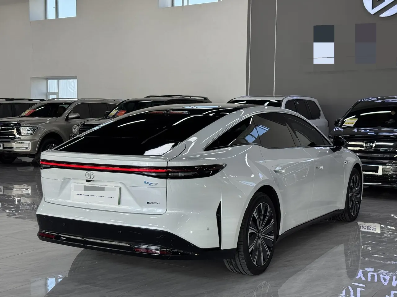 Toyota 2026 Platinum Intelligence 7 600 Pro Laser Radar Edition Automatic Gear 4