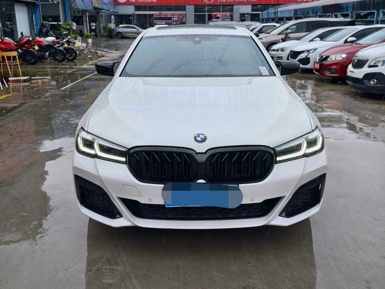 打开图片灯箱:BMW 5 Series 2022 530Li 2.0T Leading M Sports Suit (Change 2) Automatic Gear