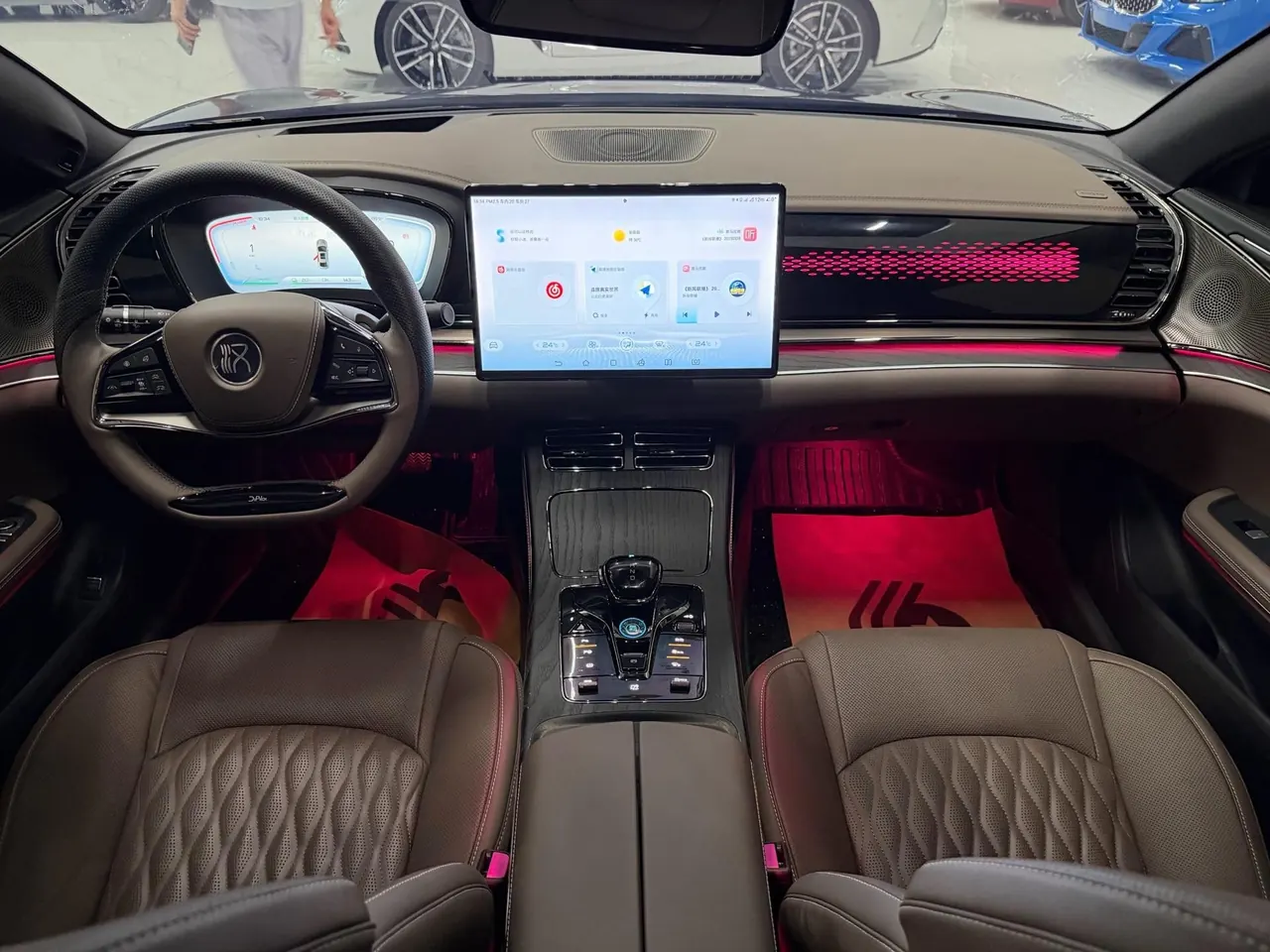 BYD 2022 Han Chuangshi 715KM precursor flagship automatic gear 5