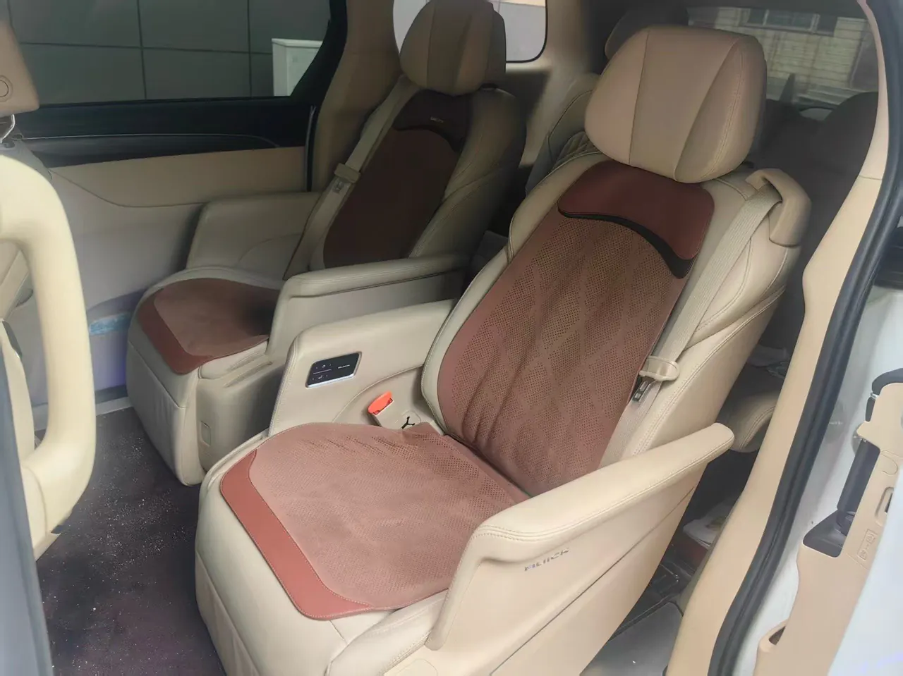 Buick 2022 GL8 ES Lu Zun 48V 2.0T 653T Smart Luxury Automatic Gear 3