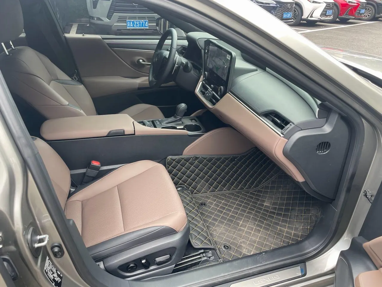 Lexus ES (Imported) 2025 ES300h 2.5 Stepless Premium Edition Automatic Gear 3