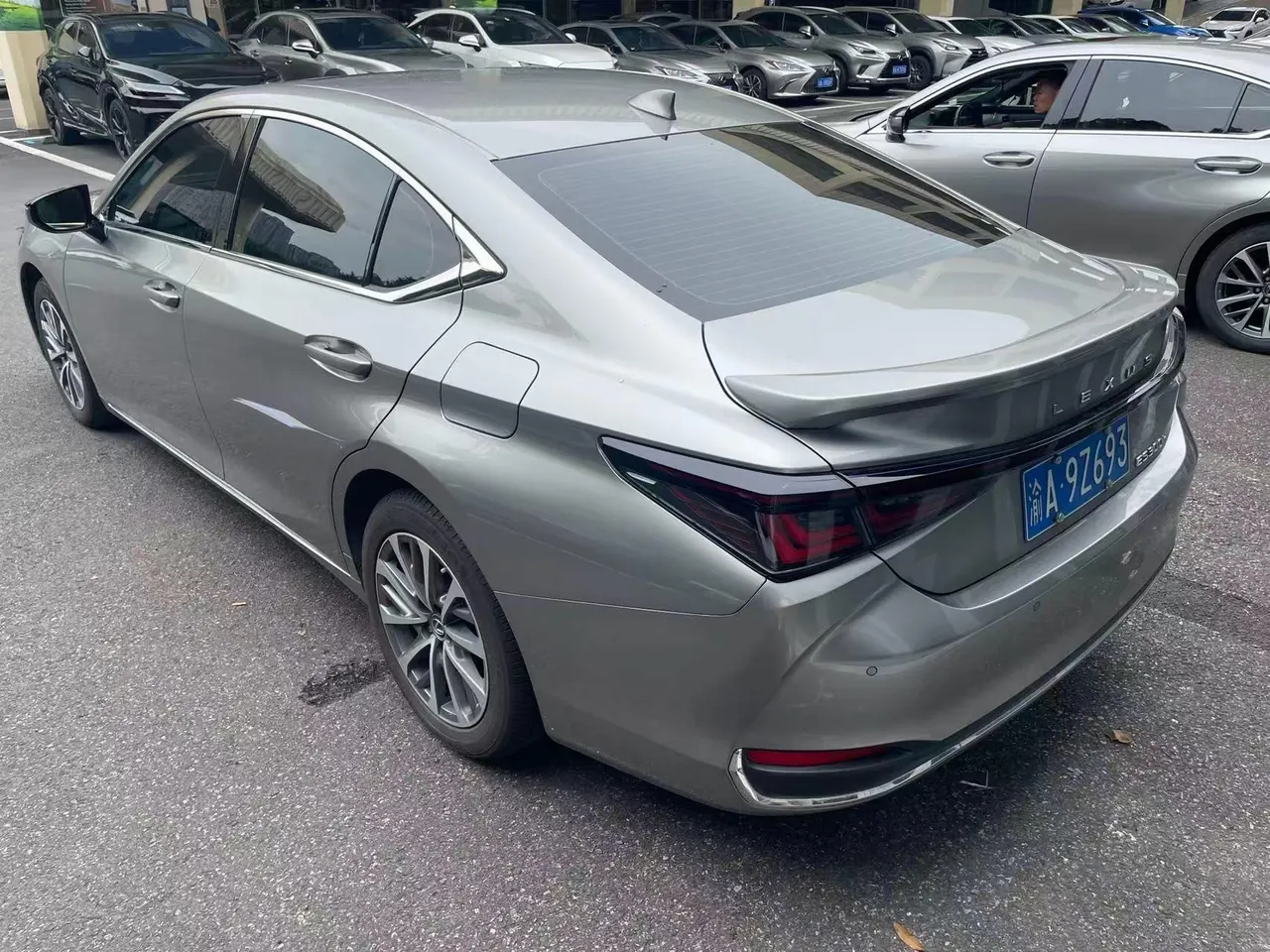 Lexus ES (Imported) 2025 ES300h 2.5 Stepless Premium Edition Automatic Gear 4