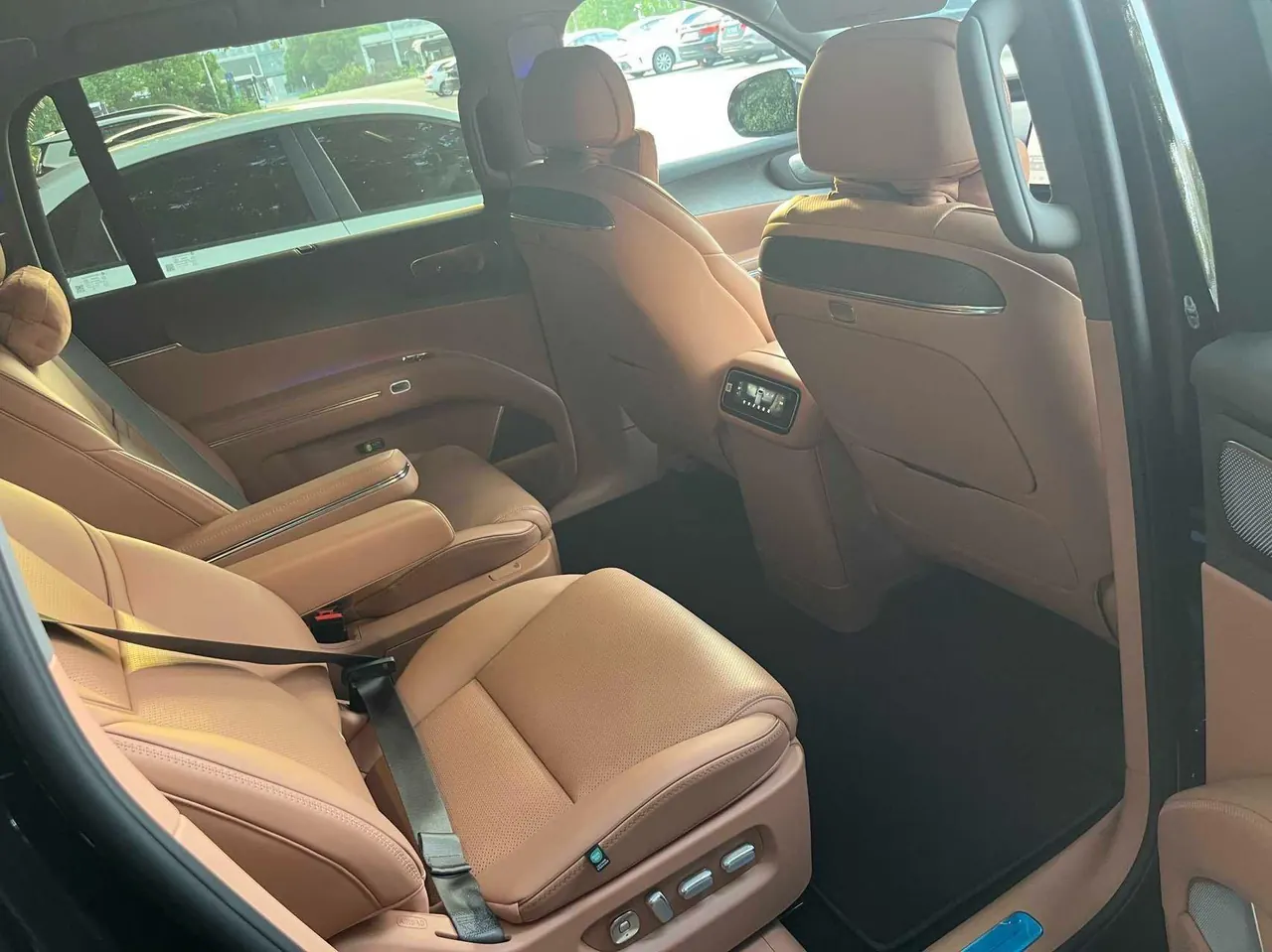 Leapmotor 2026 D 19 720 Zhizun Edition 7-seat Automatic Gear 4