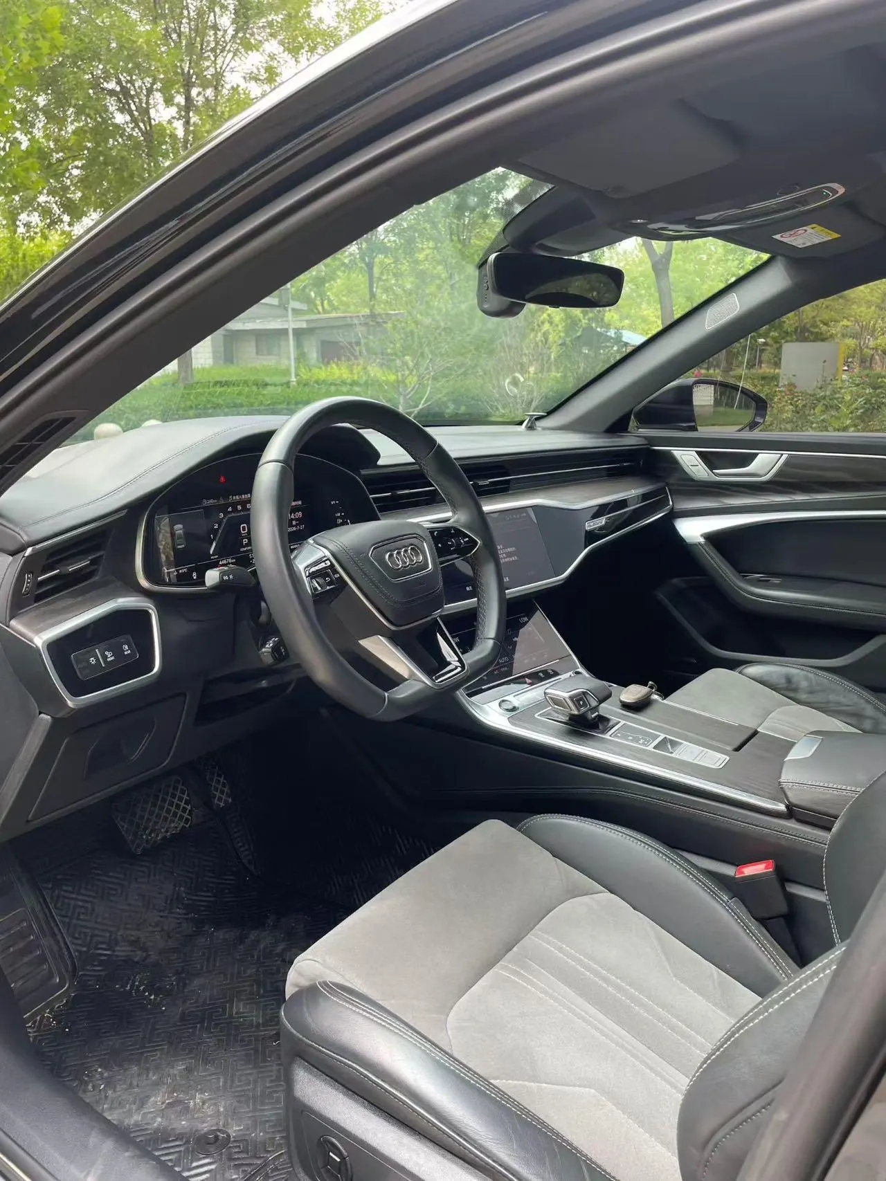 Audi 2025 A6L 2.0TFSI 45TFSI Quattro Selected Dynamic Automatic 3