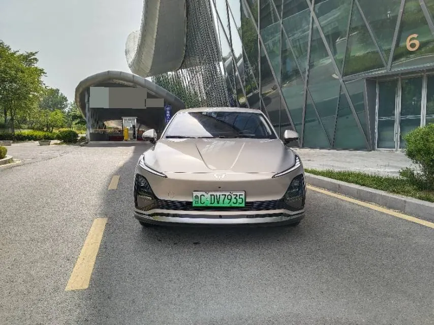 WuLing 2024 Starlight EV Co-creation 510 Advanced Automatic Gear 2