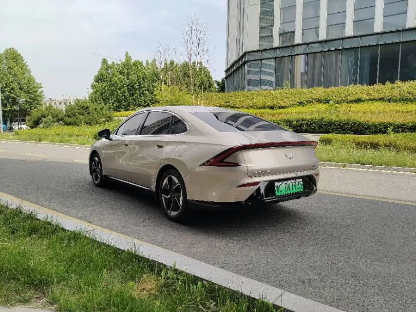 WuLing 2024 Starlight EV Co-creation 510 Advanced Automatic Gear 5
