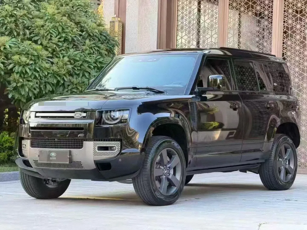 Open image lightbox: Land Rover Guard (Imported) 2020 Guard 110 3.0T P400 SE Automatic Gear
