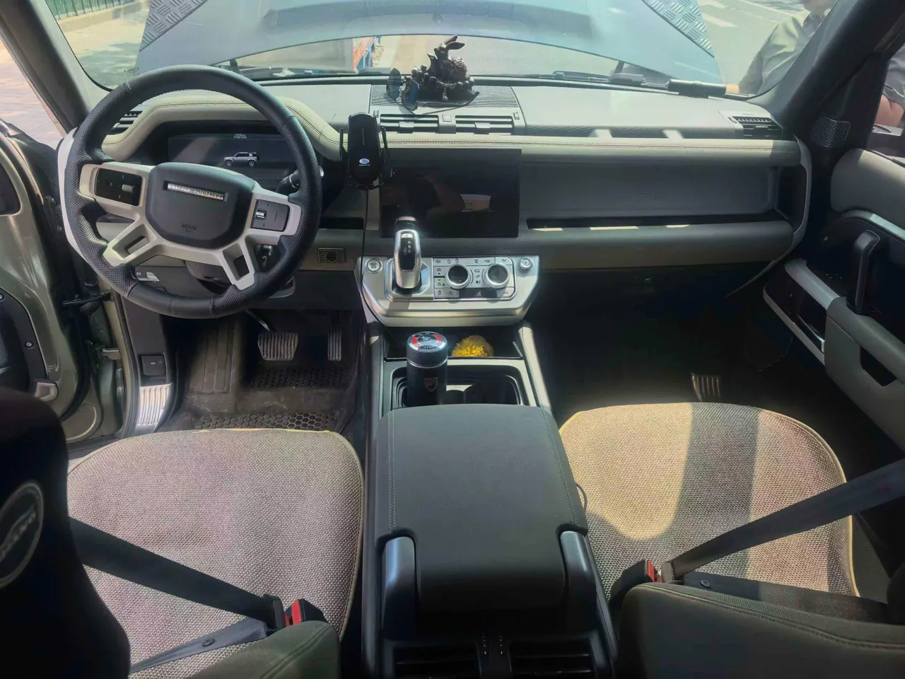 Land Rover Guard (Imported) 2020 Guard 110 3.0T P400 SE Automatic Gear 4