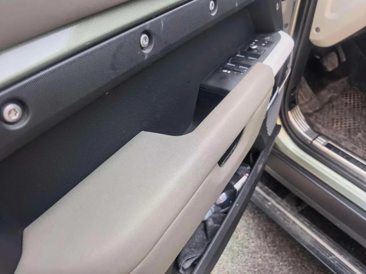 Land Rover Guard (Imported) 2020 Guard 110 3.0T P400 SE Automatic Gear 6