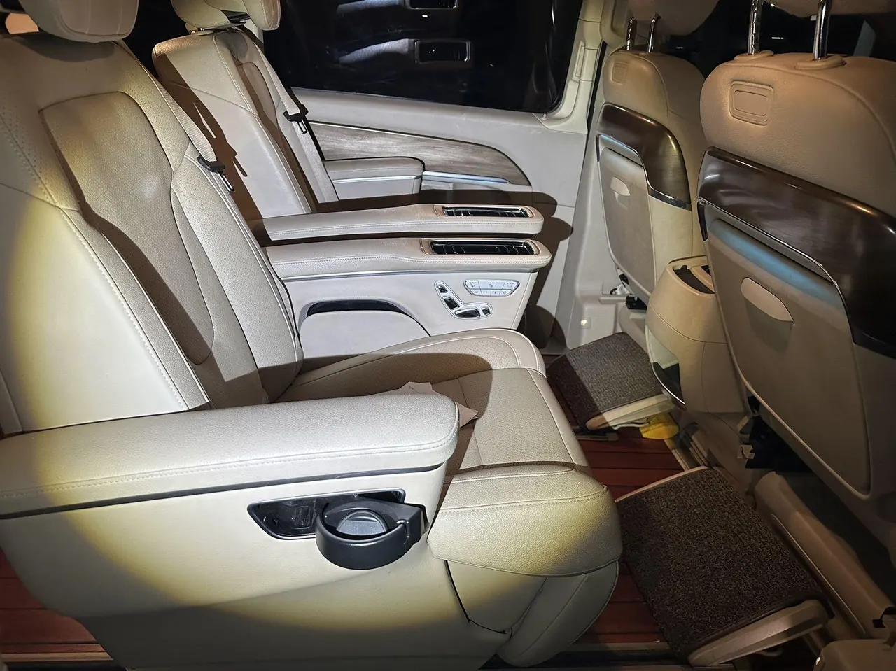 Mercedes Benz V 2020V 260 L 2.0T Deluxe Edition Automatic Gear 5