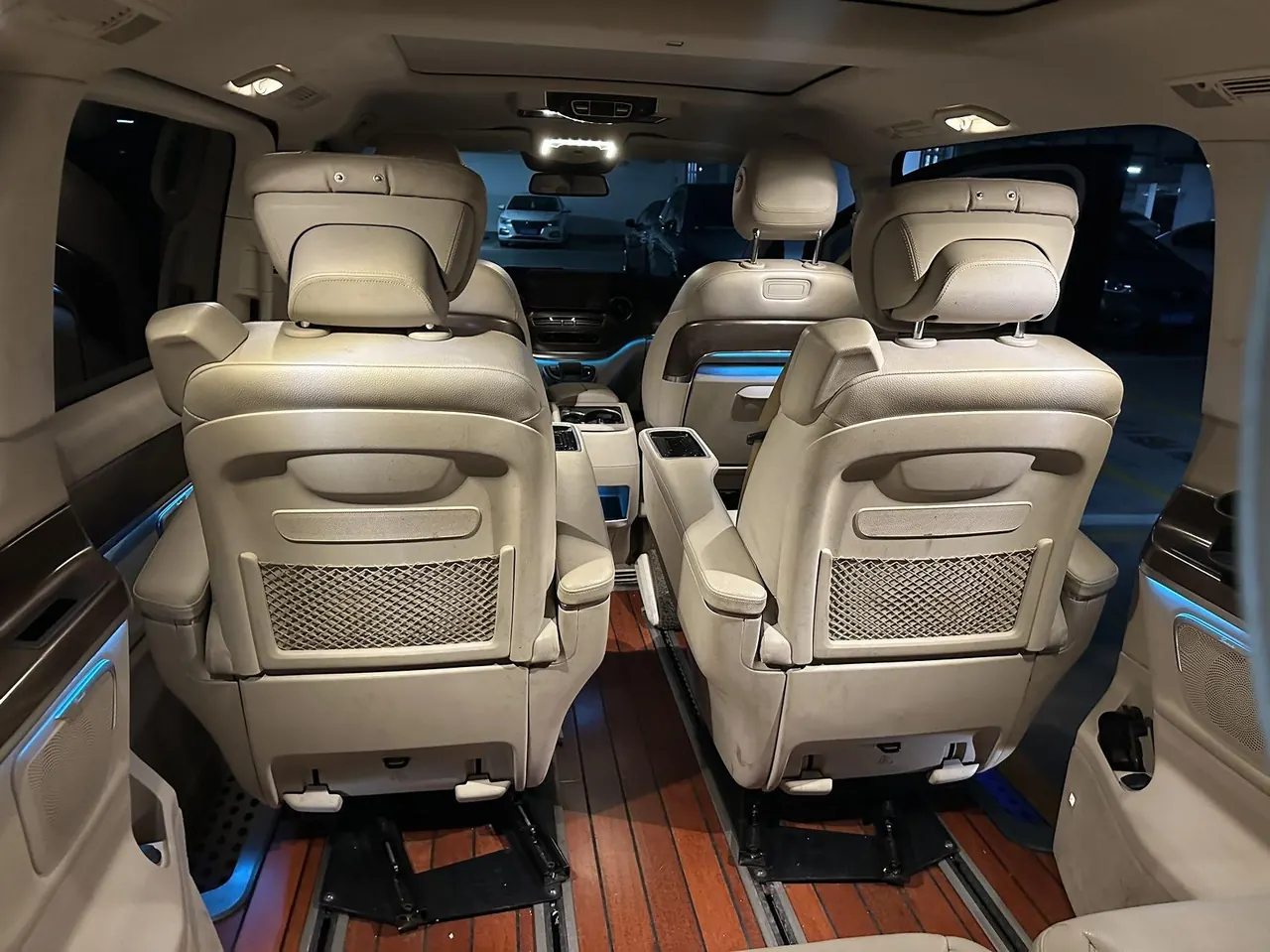 Mercedes Benz V 2020V 260 L 2.0T Deluxe Edition Automatic Gear 7
