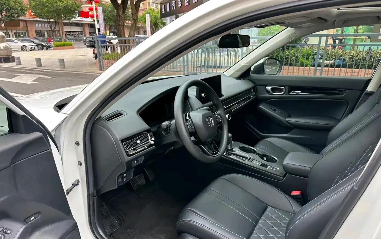 Honda 2022 Civic 1.5T Stepless 240TURBO Dynamic Automatic Gear 4