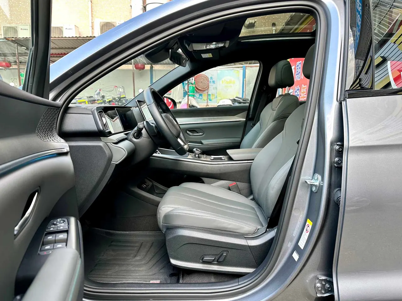BYD Song Pro New Energy 2025 Song Pro DM-i 1.5 Stepless Smart Driving Edition 115KM Exceed Automatic Gear 4