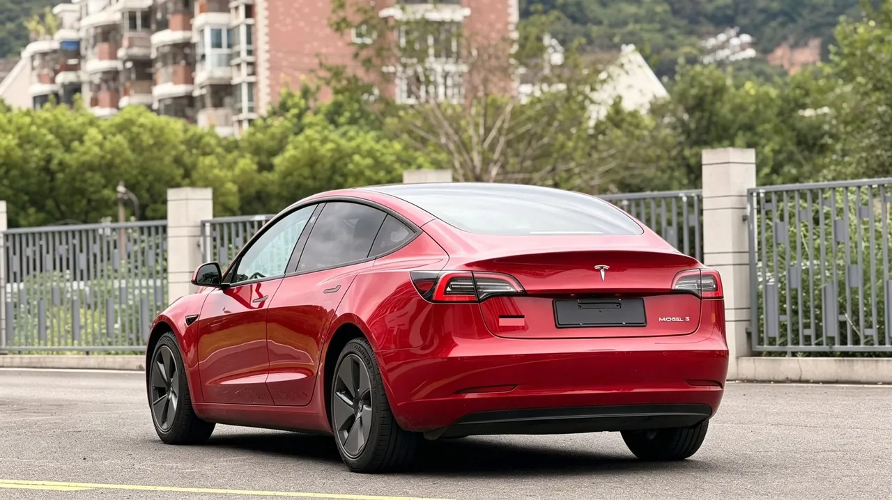 Tesla 2022 Model 3 rear-wheel drive version of automatic transmission 4