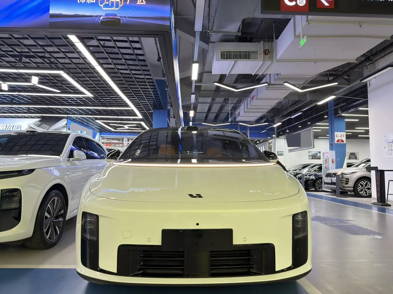 Li 2025 i8 Standard Edition Automatic Gear 2