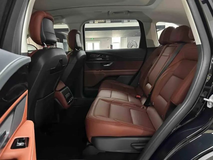 Lincoln 2025 Navigator 2.0T Four Drive Zunyi Edition Automatic Gear 8