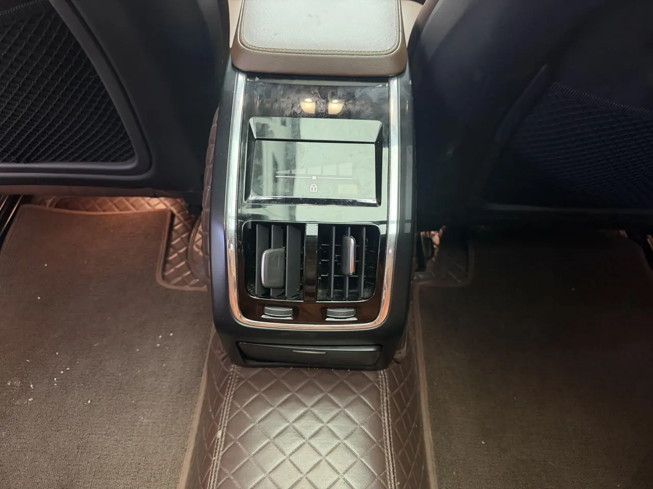 Volvo 2023 S90 48V 2.0T B5 Zhiyuan Deluxe Edition Automatic Gear 13