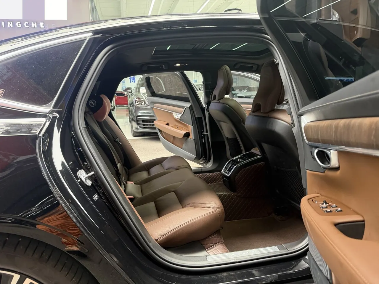 Volvo 2023 S90 48V 2.0T B5 Zhiyuan Deluxe Edition Automatic Gear 17