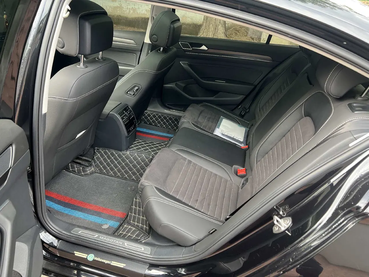 Volkswagen 2020 Magotan 2.0TSI 330TSI luxury automatic transmission 5