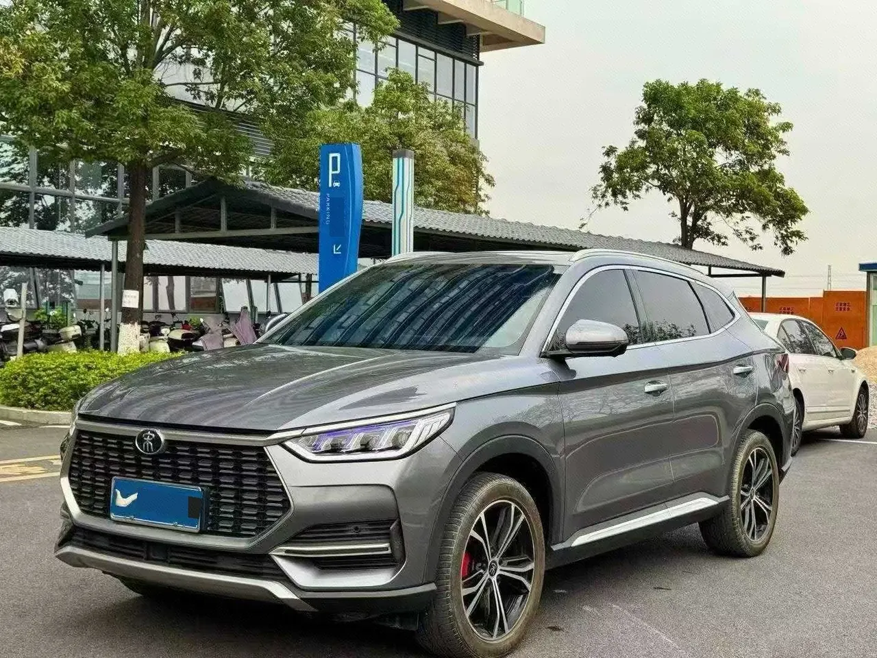 BYD 2020 Song PLUS 1.5T Flagship PLUS Automatic Gear - View 1