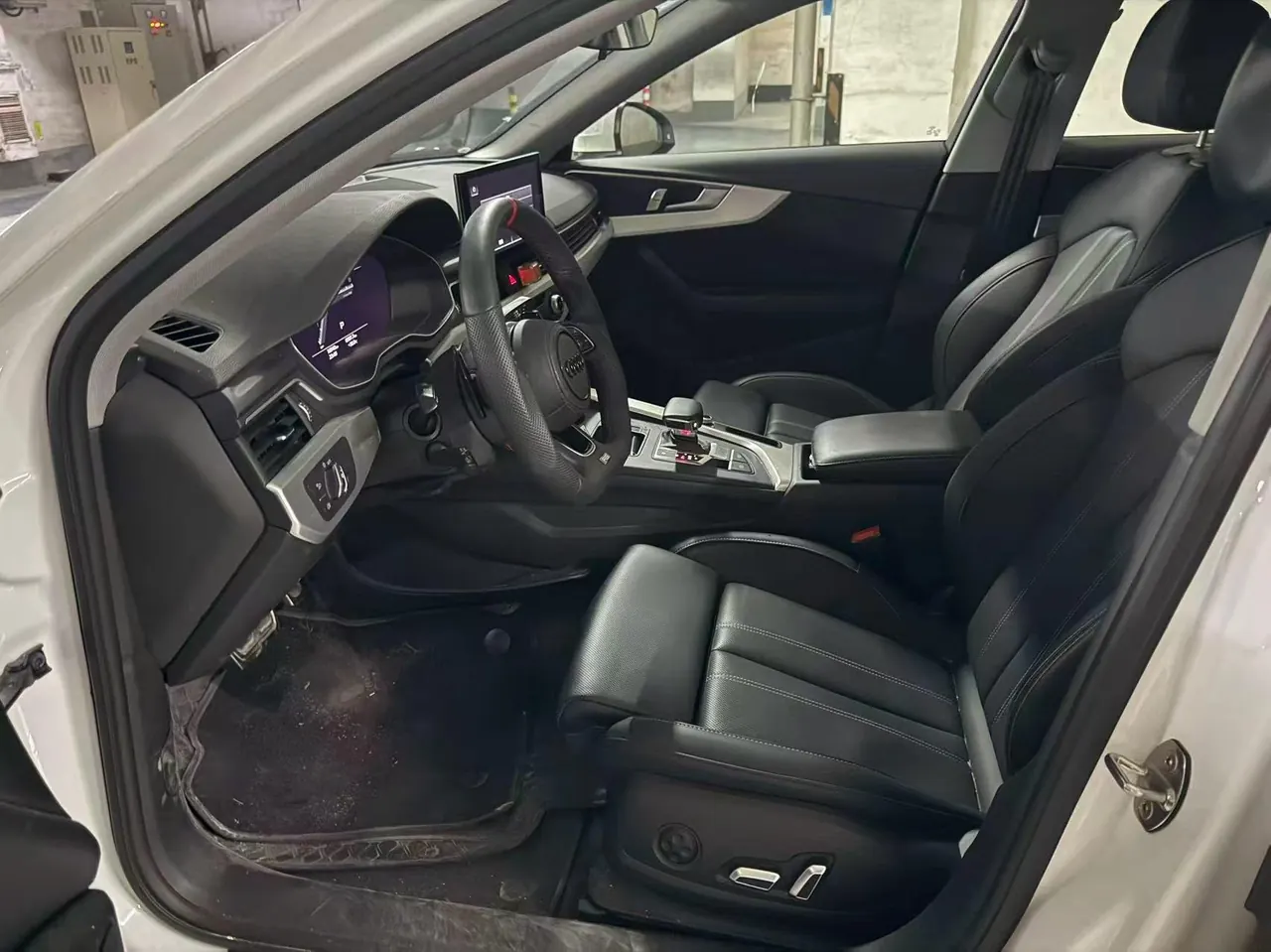 Audi 2025 A4L 2.0TFSI 40TFSI 2 million Yuexiang Edition Fashion Dynamic Automatic Gear 4
