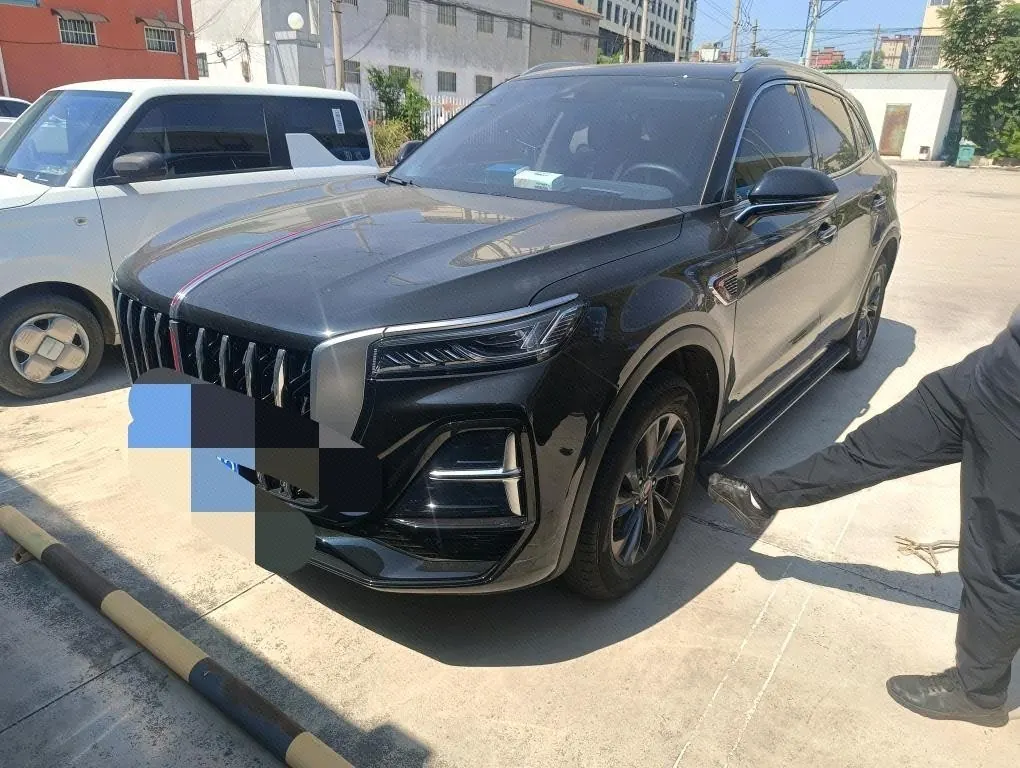 Open image lightbox: HongQi 2025 HS5 2.0T Two-Drive Flag Collar Pro Edition Automatic Gear
