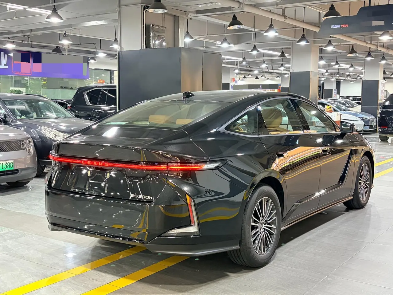 Lexus ES (Imported) 2026 ES300h 2.0 Stepless Automatic Gear 4