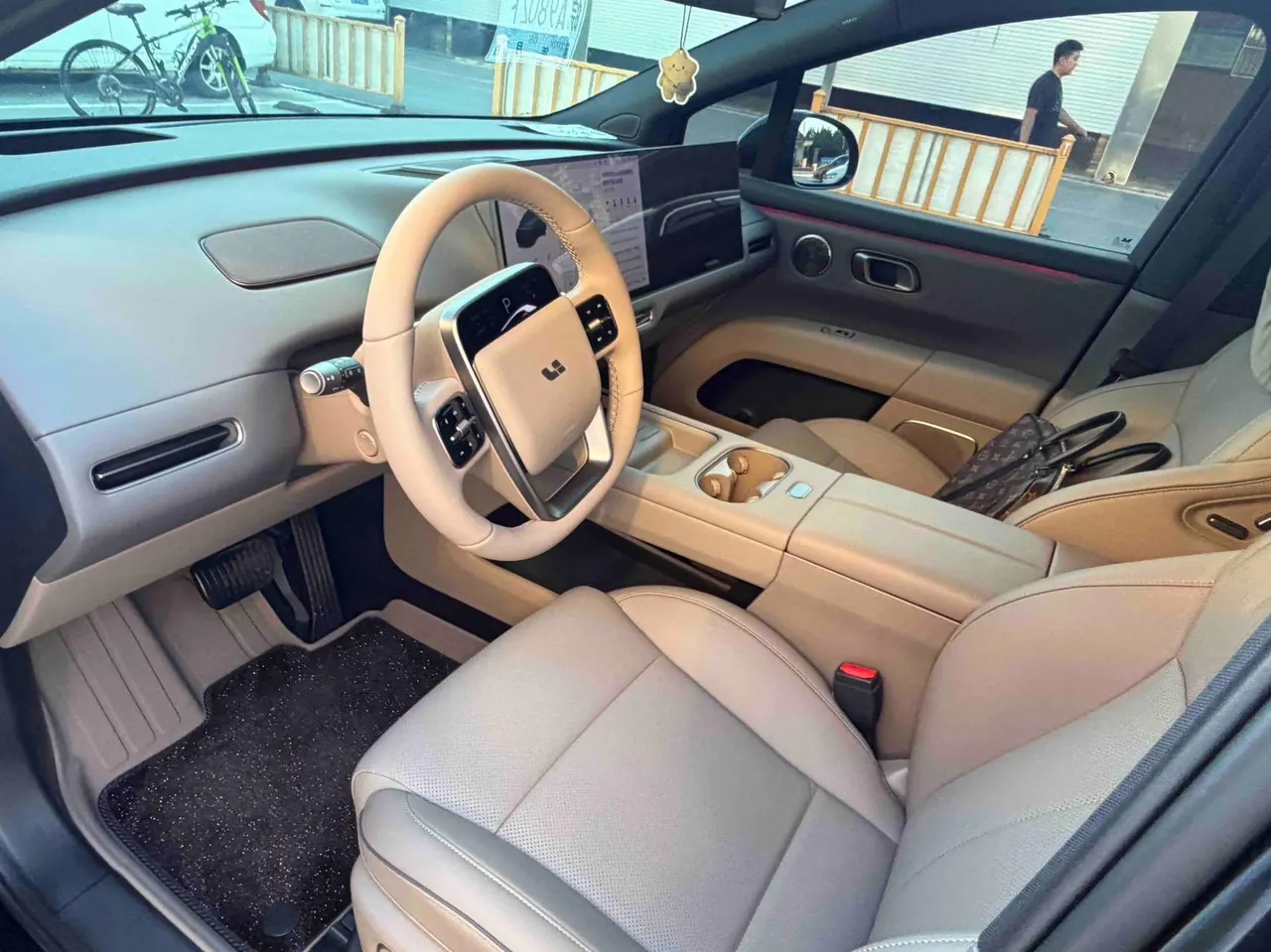 Li 2025 i8 Standard Edition Automatic Gear 4