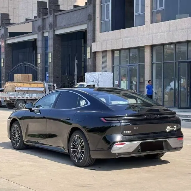 Geely Galaxy 2025 Xingyao 8 EM-i 1.5 130km Premium Edition Automatic Gear 4