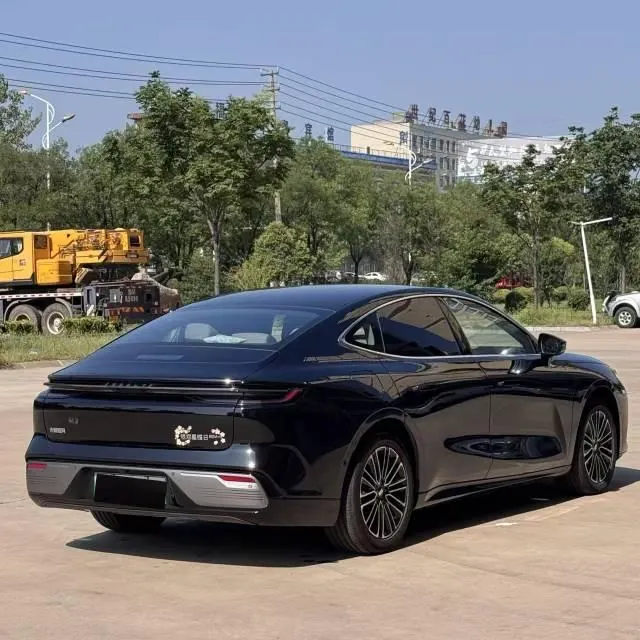 Geely Galaxy 2025 Xingyao 8 EM-i 1.5 130km Premium Edition Automatic Gear 5