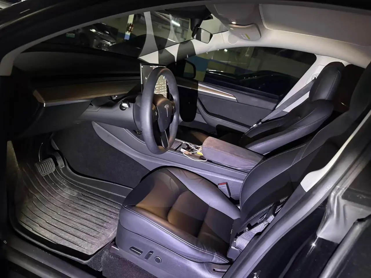 Tesla 2021 Model Y Standard Endurance Rear Drive Automatic Gear 4