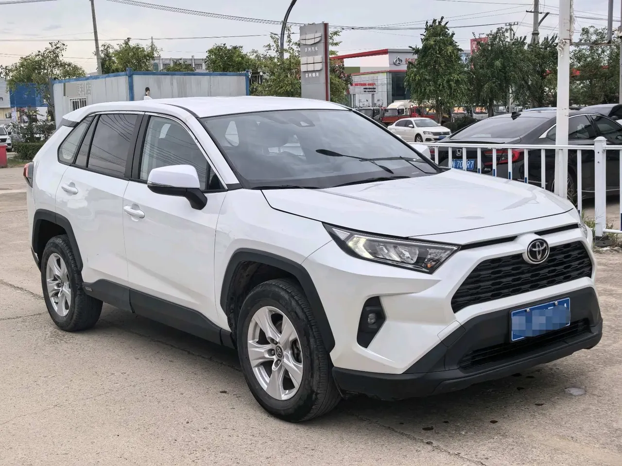 Toyota 2023 RAV4 Rongbo 2.0 Stepless Two-Drive City Edition Automatic Gear 3