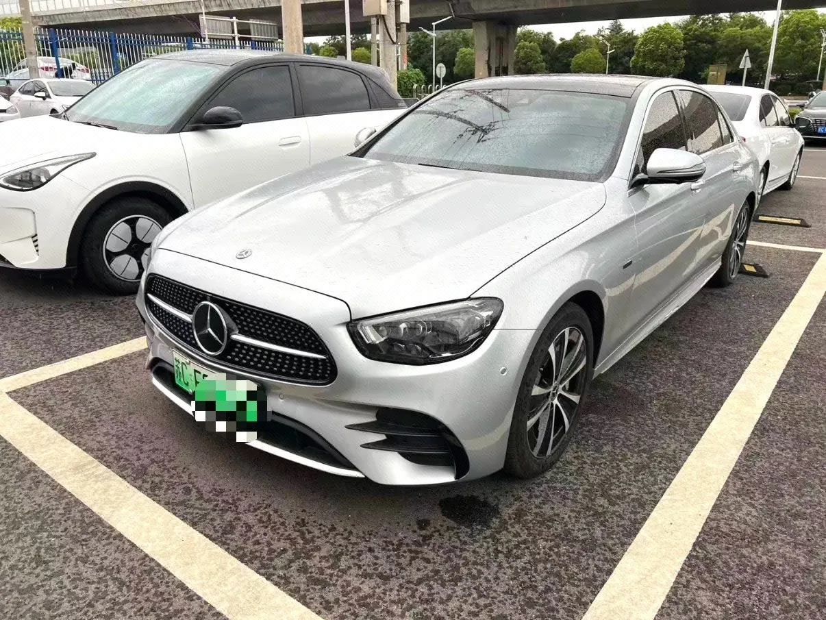 Open image lightbox: Mercedes Benz E-Class New Energy 2021 E 350 e L 2.0T Sports Automatic