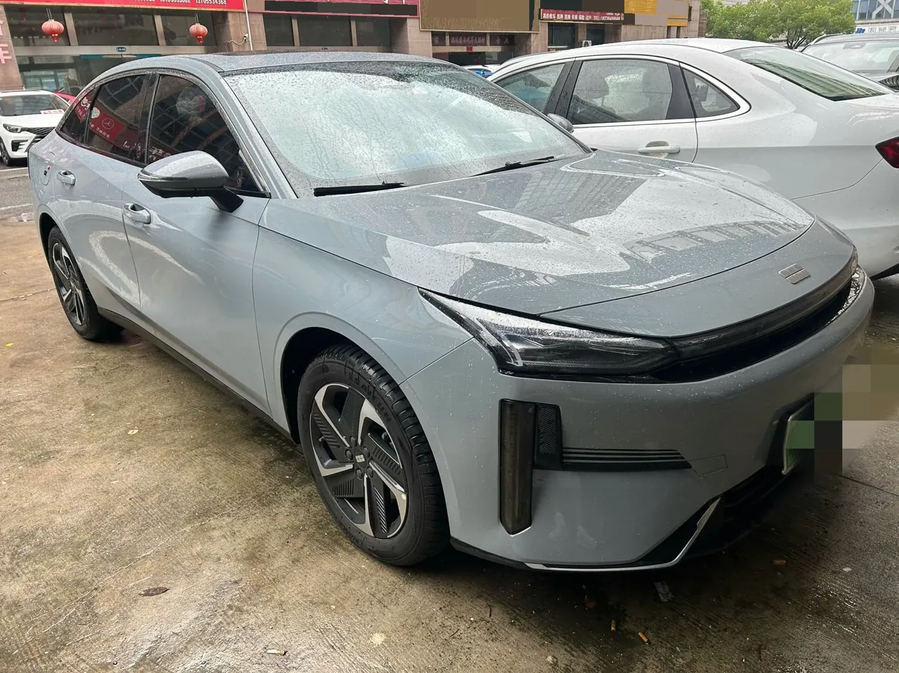 Geely Galaxy 2025 L6 EM-i 1.5 140km Starship Edition Automatic Gear 3