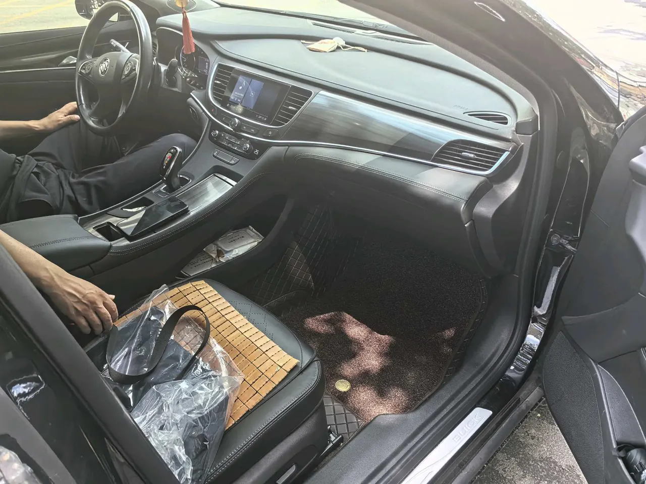 Buick 2022 LaCrosse 1.5T 552T Luxury Automatic Gear 4