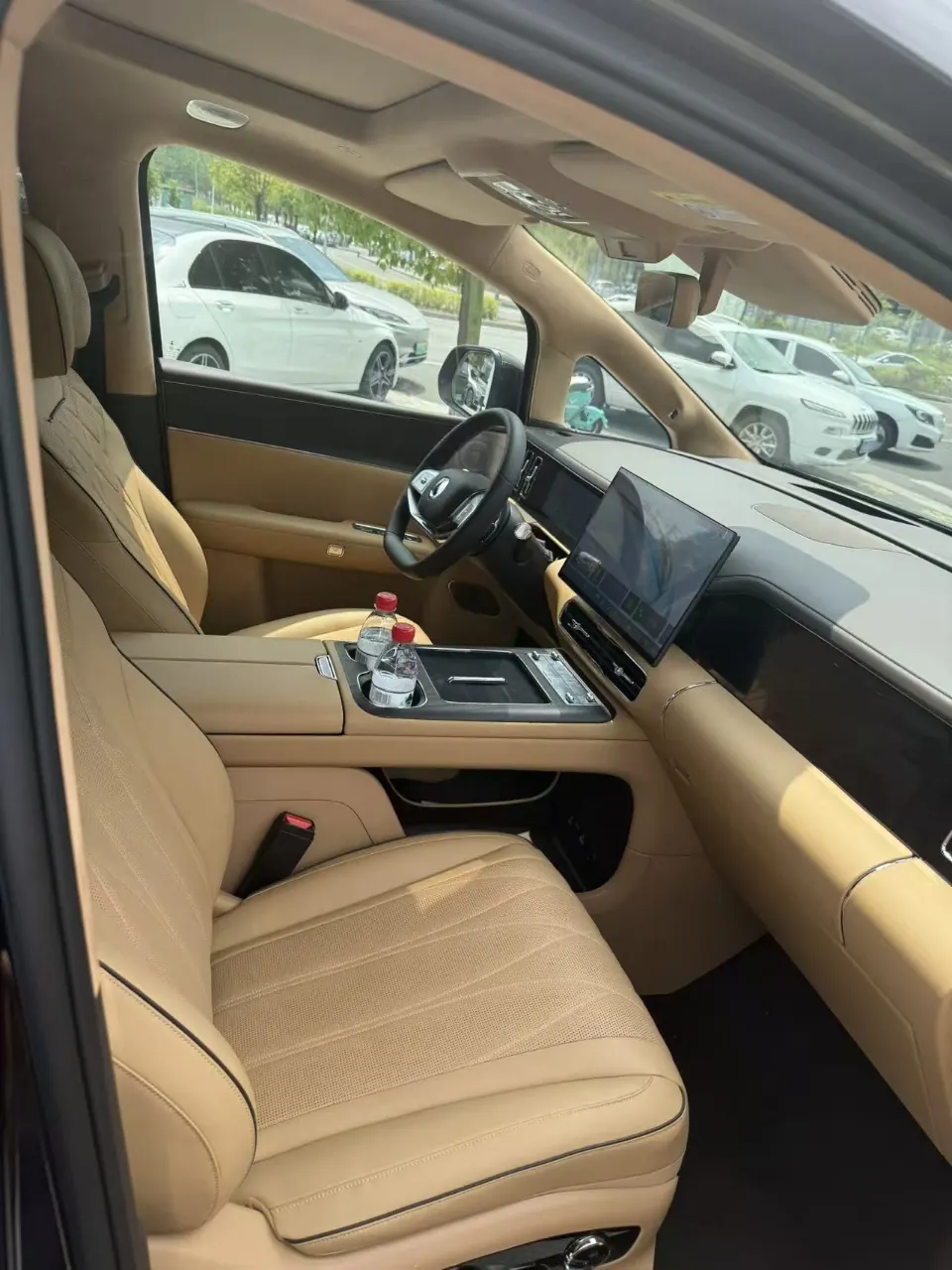 Denza 2026 Denza D9 EV four-wheel drive flash charging flagship automatic gear 3