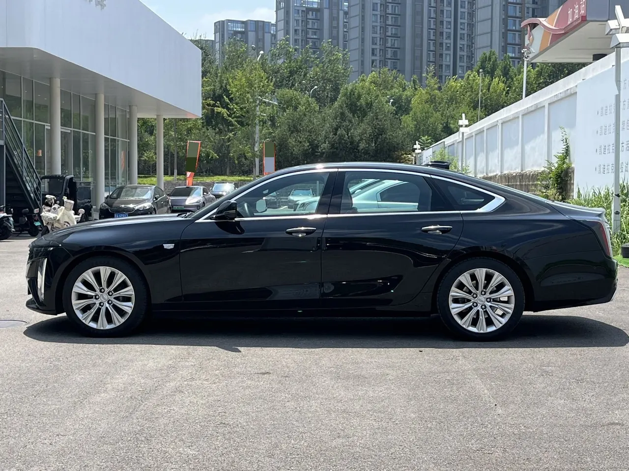 Cadillac 2026 CT6 2.0T 28T flagship automatic gear 3