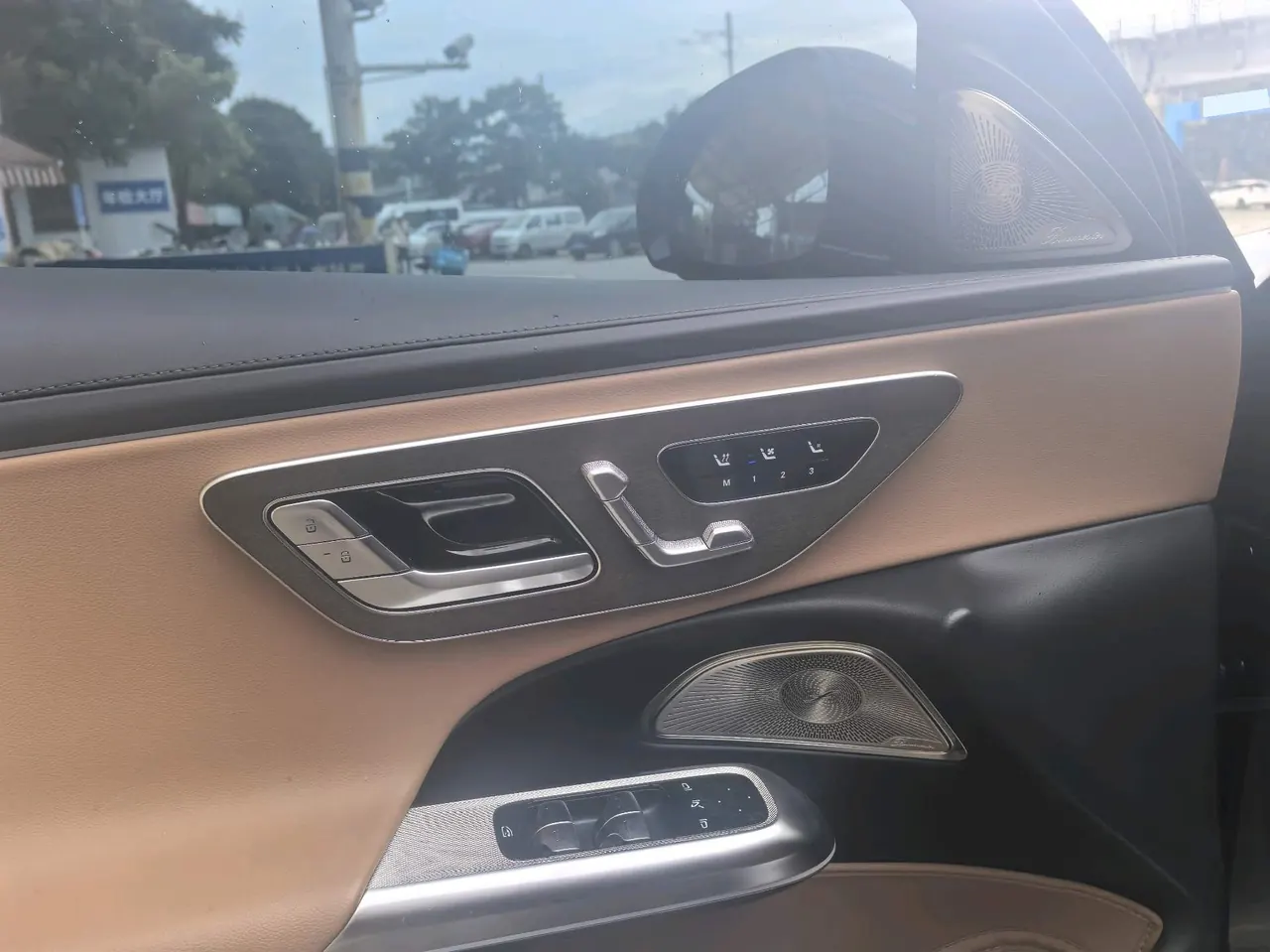 Mercedes Benz E Class 2025 E 300 L 48V 2.0T Luxury Automatic Gear 3